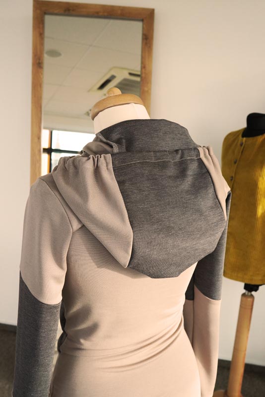 Střih a návod na mikinu