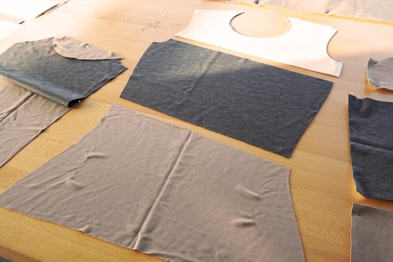 Jak ušít mikinové šaty (mikinu) - kompletace členěných dílů (přední díl)