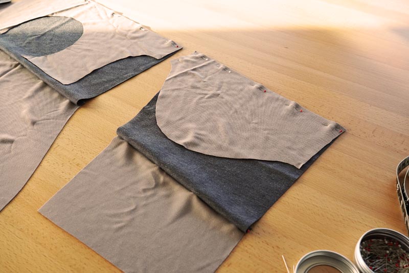 Jak ušít mikinové šaty (mikinu) - kompletace členěných dílů (levý rukáv)