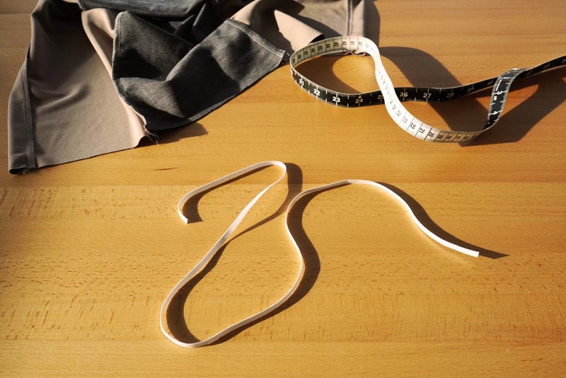 Jak ušít prodlouženou dámskou mikinu - šití kapuce, vložení gumy (pruženky) do tunýlku v kapuci