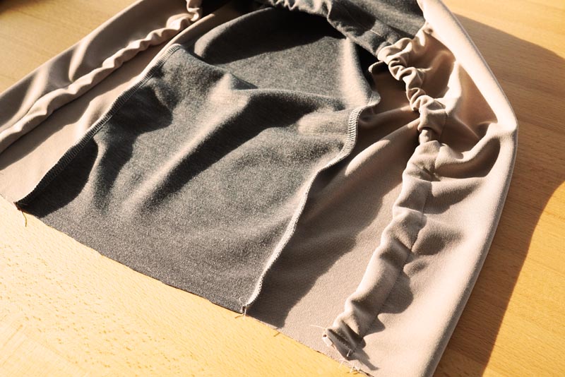 Jak ušít prodlouženou dámskou mikinu - šití kapuce, vložení gumy (pruženky) do tunýlku v kapuci