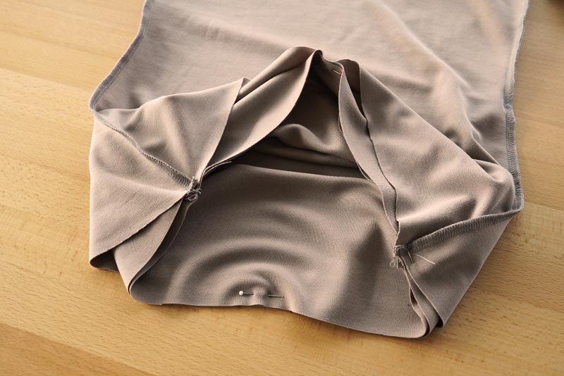 Jak ušít mikinu - spodní lem