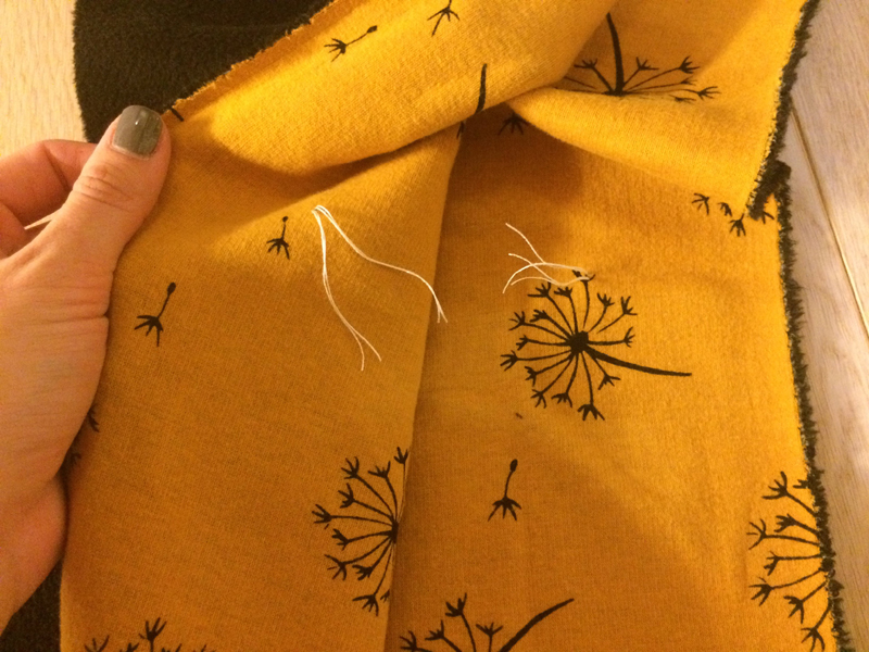 Jak ušít dámskou mikinu s kapucí (návod a střih)