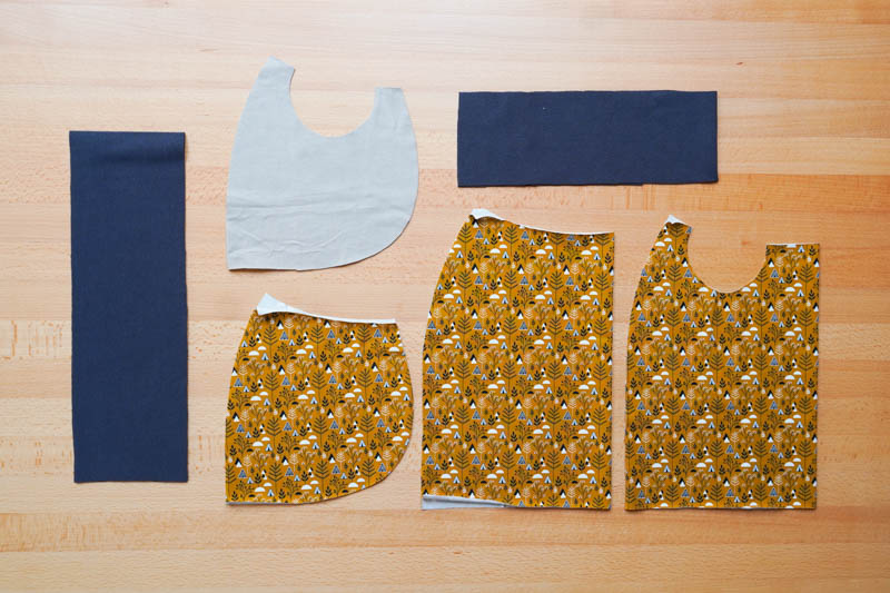 Jak ušít jednoduchou sukni z úpletu - střihová příprava, stříhání látky