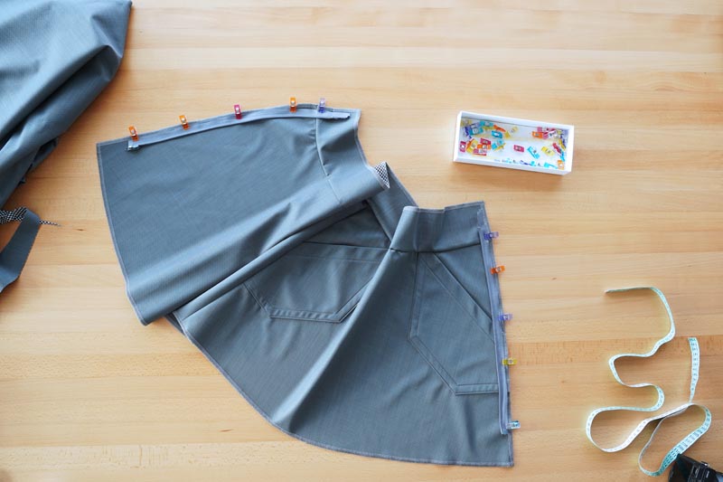 Návod jak ušít dámskou zimní sukni - všití zipu do sukně