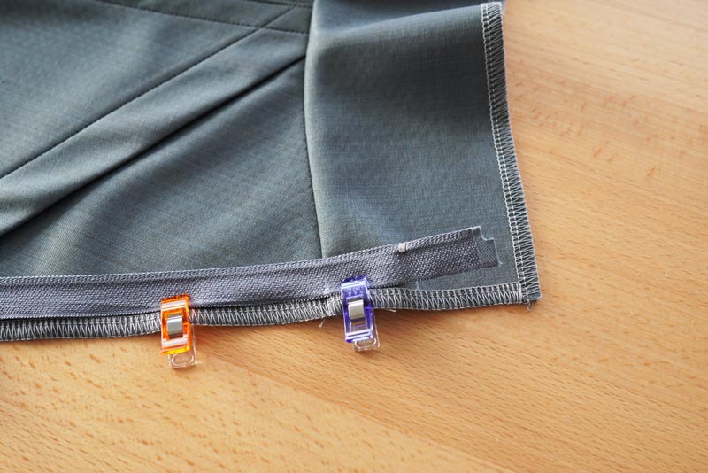 Návod jak ušít dámskou zimní sukni - všití zipu do sukně