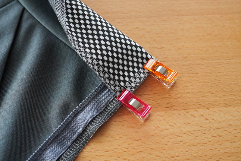 Návod jak ušít dámskou zimní sukni - všití zipu do sukně