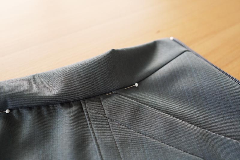 Návod jak ušít dámskou zimní sukni - vypracování pásku sukně