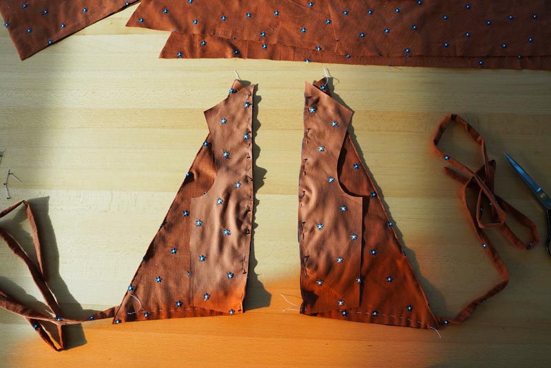 Jak ušít dámské zavinovací šaty - přední díly, princesové švy