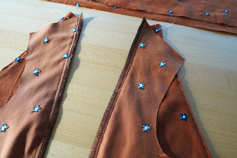 Jak ušít dámské zavinovací šaty - přední díly, princesové švy