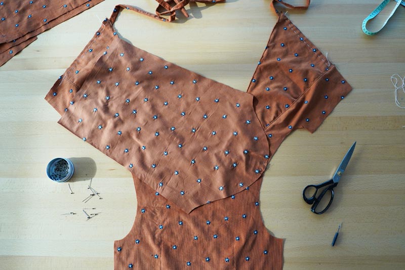 Jak ušít dámské zavinovací šaty - rukávy