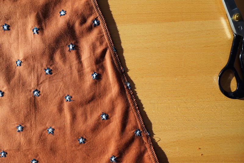 Jak ušít dámské zavinovací šaty - boční švy sukně