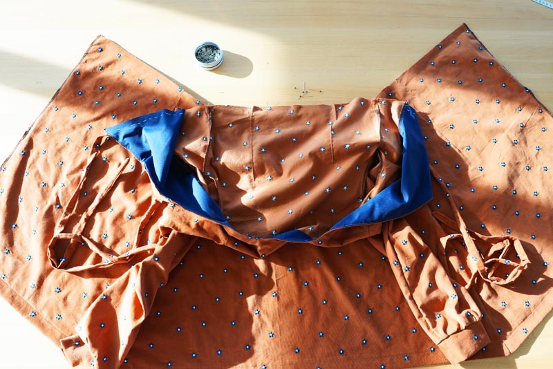 Jak ušít dámské zavinovací šaty - boční kompletace sukně a živůtku