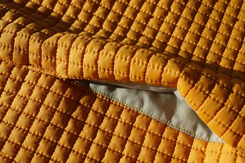 Střih a návod jak ušít dámský prošívaný celopropínací kabát s velkým límcem a kapucí - kapsy