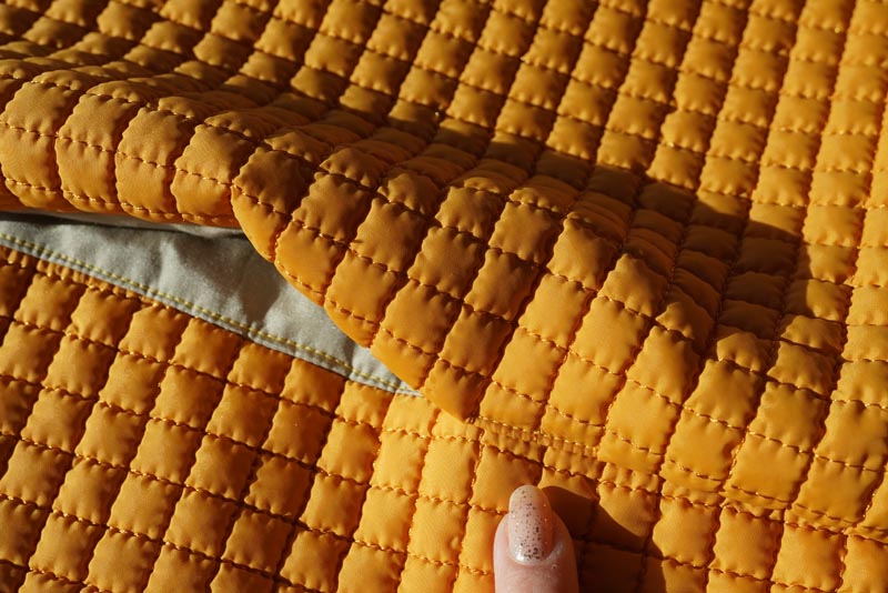 Střih a návod jak ušít dámský prošívaný celopropínací kabát s velkým límcem a kapucí - kapsy