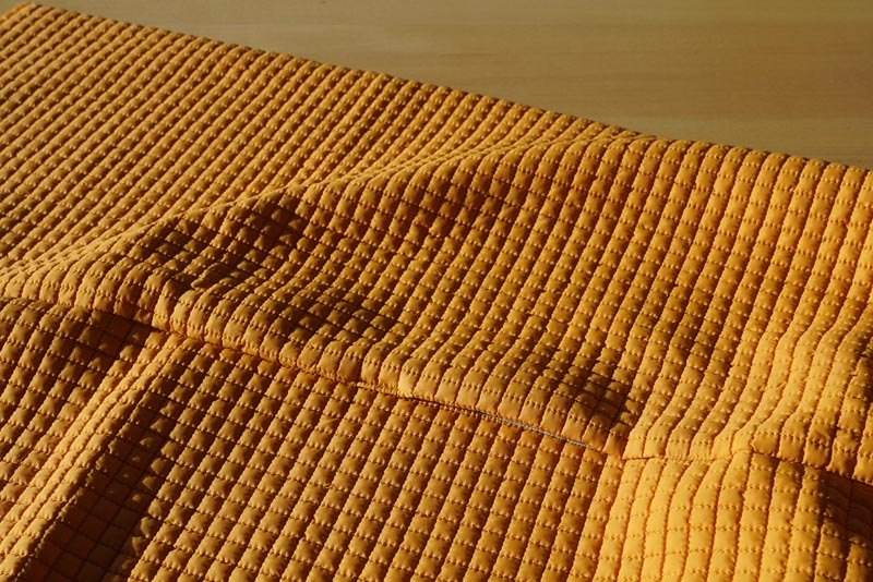 Střih a návod jak ušít dámský prošívaný celopropínací kabát s velkým límcem a kapucí - kapsy