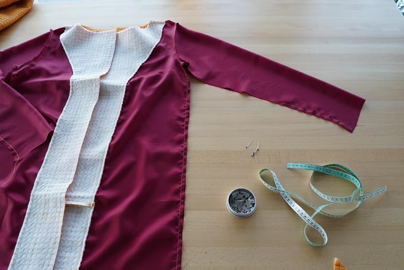 Střih a návod jak ušít dámský prošívaný celopropínací kabát s velkým límcem a kapucí - podšívka - rukávové a boční švy