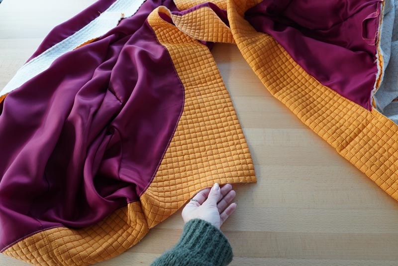 Střih a návod jak ušít dámský prošívaný celopropínací kabát s velkým límcem a kapucí - podšívka - límec