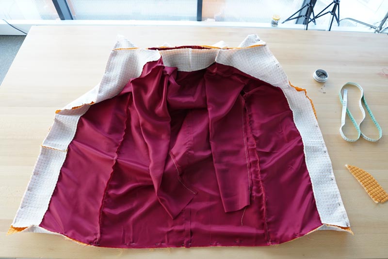 Střih a návod jak ušít dámský prošívaný celopropínací kabát s velkým límcem a kapucí - podšívka - límec