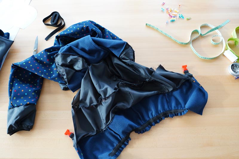 Střih a návod jak ušít dětské oteplováky - podšívka, pasový šev