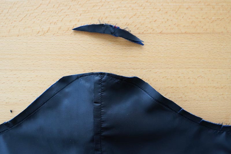 Střih a návod jak ušít dětské oteplováky - vrchní díly, kompletace vrchových a podšívkových dílů