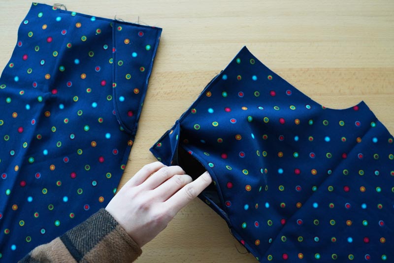 Střih a návod jak ušít dětské oteplováky - kapsy a patky