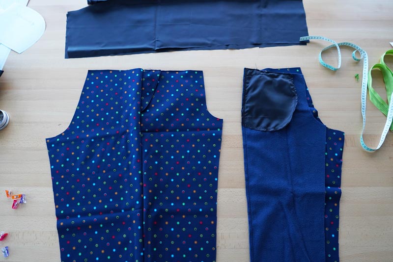 Střih a návod jak ušít dětské oteplováky - boční švy