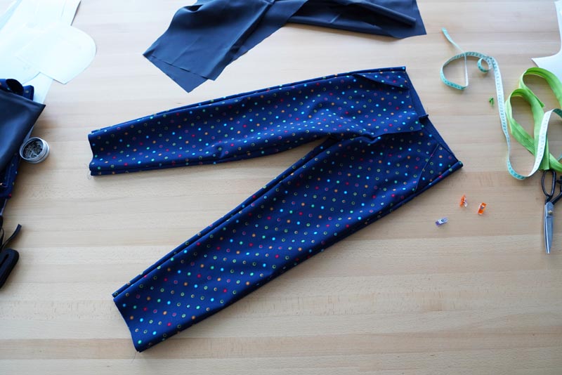 Střih a návod jak ušít dětské oteplováky - sedový šev