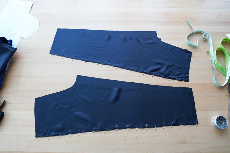 Střih a návod jak ušít dětské oteplováky - podšívka, boční švy
