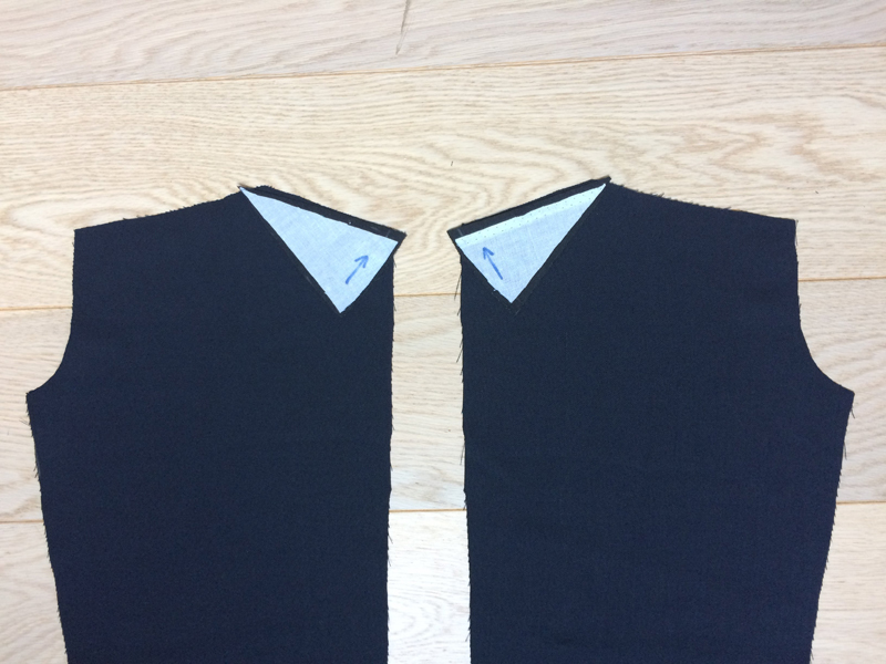 Jak ušít dámské kalhoty, šití bočních sedel