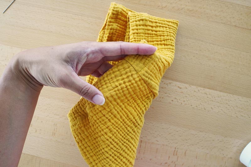 Jak ušít jednoduché dětské pumpky (nabírané šortky)