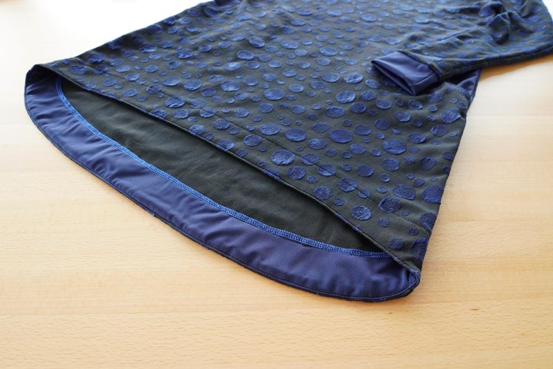 Návod a střih na jednoduché volnější podzimní / zimní šaty