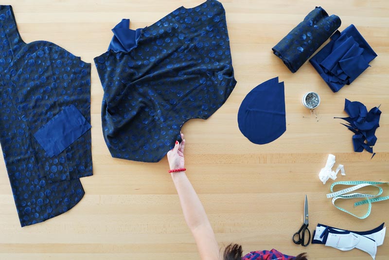 Návod a střih na jednoduché volnější podzimní / zimní šaty - šití kapsy