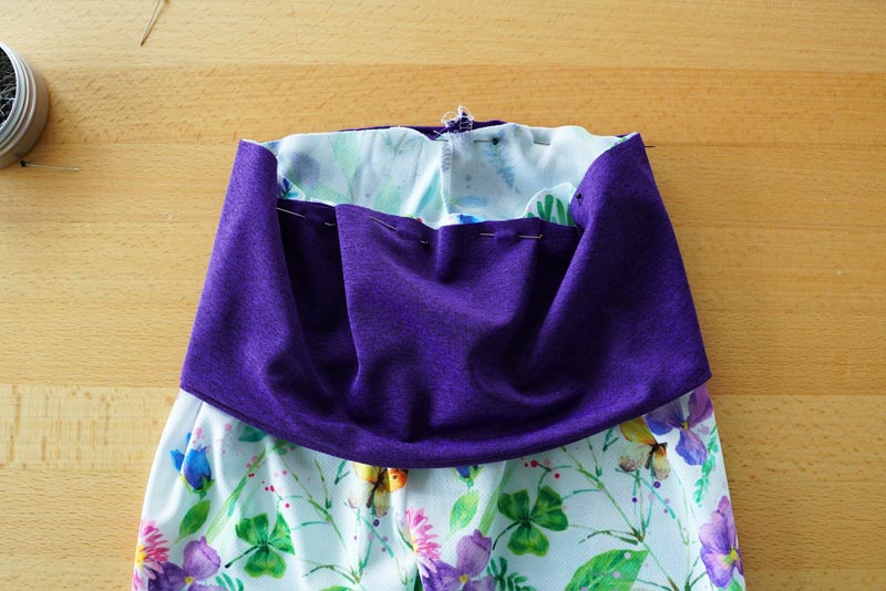 Jak ušít dětské sportovní legíny se sedlem - šití sedla