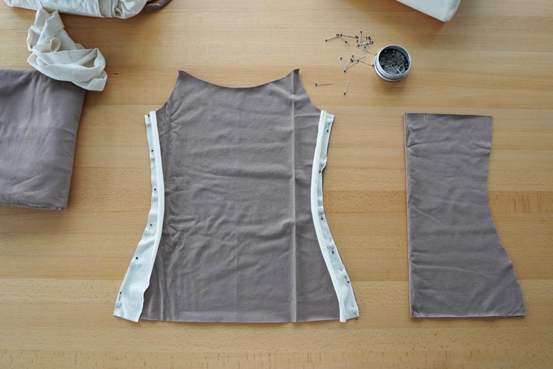 Střih a návod jak ušít jednoduché dámské tílko s úzkými ramínky, boční dílky