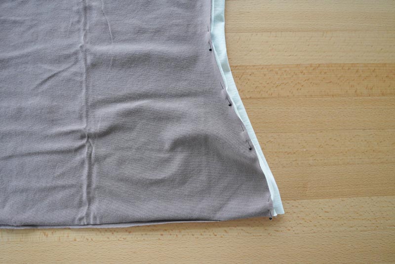 Střih a návod jak ušít jednoduché dámské tílko s úzkými ramínky, boční dílky