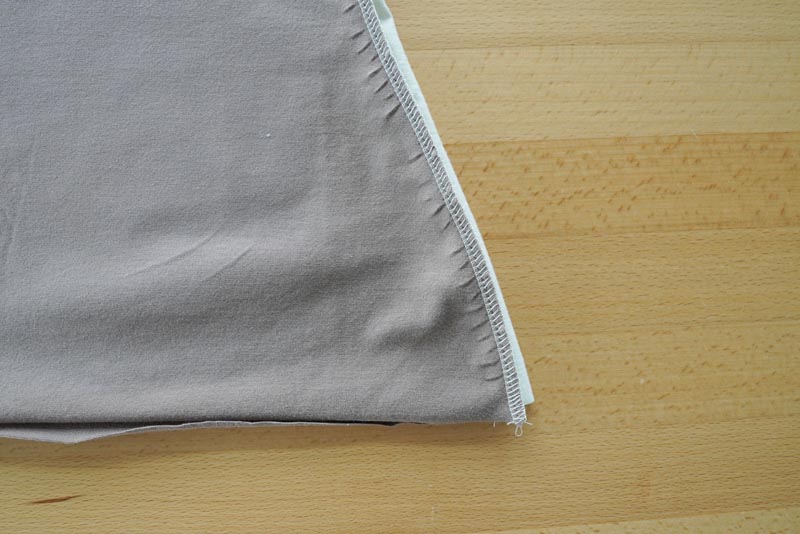 Střih a návod jak ušít jednoduché dámské tílko s úzkými ramínky, boční dílky