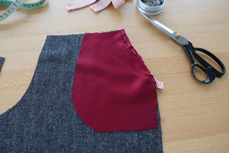 Jak ušít klínovou kapsu s ozdobnou paspulkou nebo kontrastním lemem - podšívka