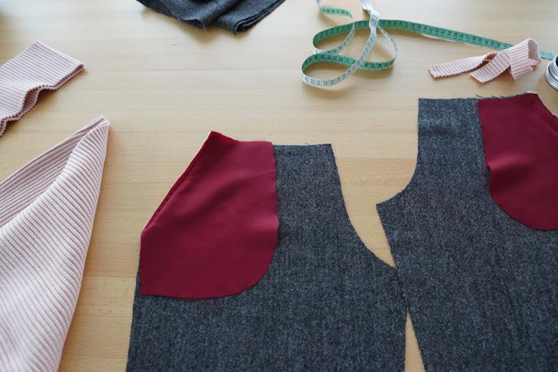 Jak ušít klínovou kapsu s ozdobnou paspulkou nebo kontrastním lemem - podšívka