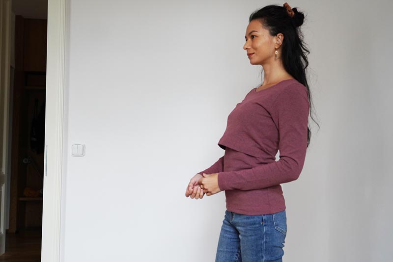 Střih na dámské kojící tričko