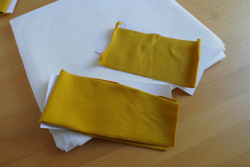 Jak ušít tričko se zipem a nízkým stojatým límečkem - střihová příprava