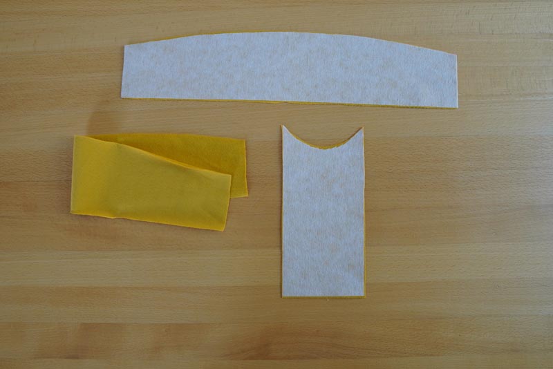 Jak ušít tričko se zipem a nízkým stojatým límečkem - střihová příprava, podžehlení