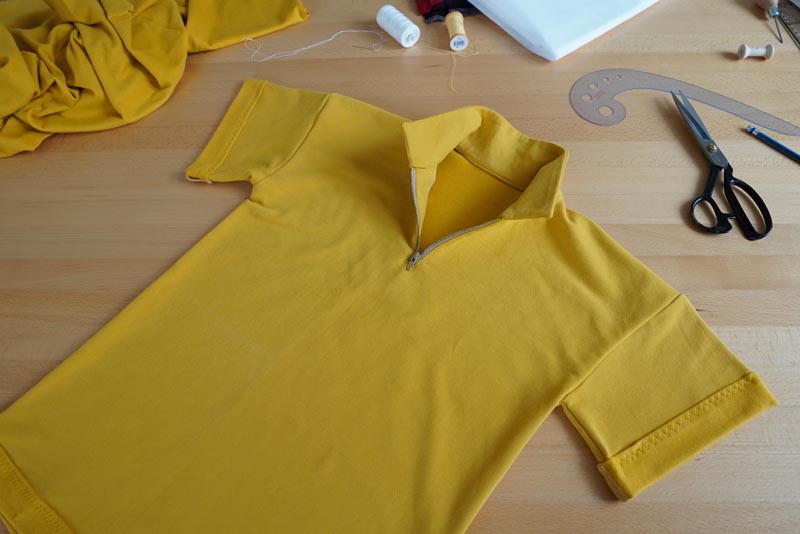 Jak ušít tričko se zipem a nízkým stojatým límečkem