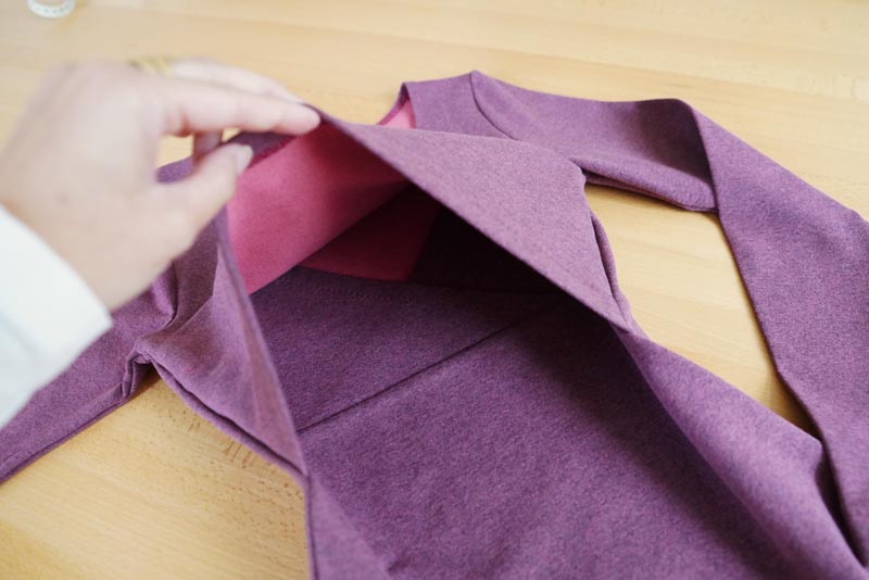 Jak ušít kojící tričko (střih a návod zdarma)