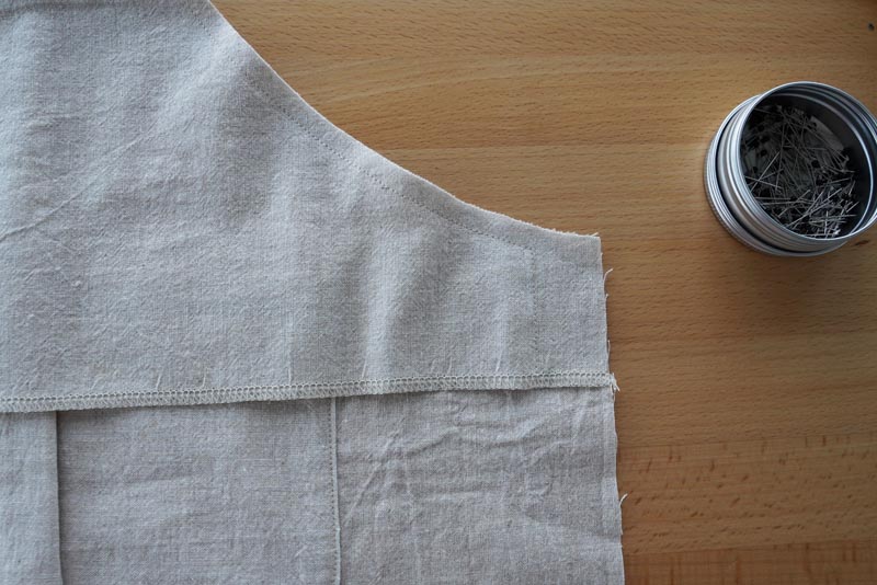 Dámská zástěra - střih zdarma + návod na šití krok za krokem: Podsádka