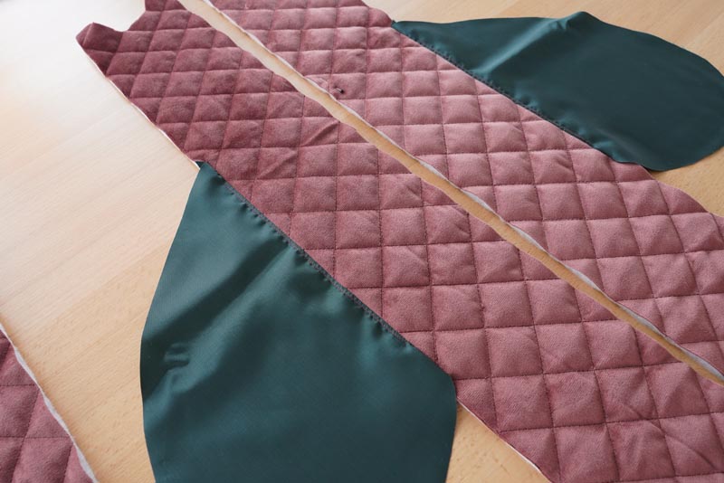 Střih a návod jak ušít dámskou dlouhou vestu s podšívkou, vysokým límcem a vnořenými kapsami - kapsy