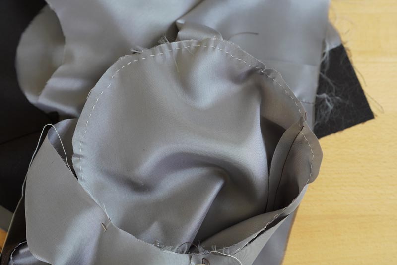 Jak ušít dámské sako s podšívkou - vsazení rukávů