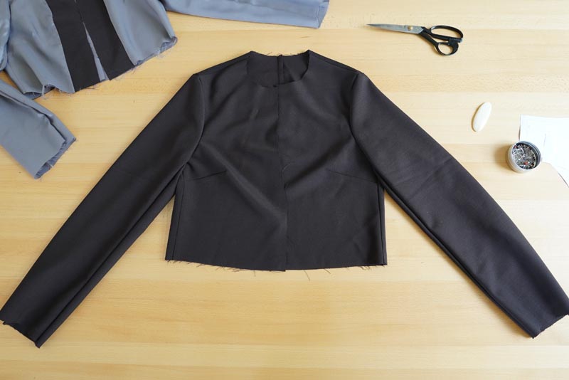 Jak ušít dámské sako s podšívkou - vsazení rukávů