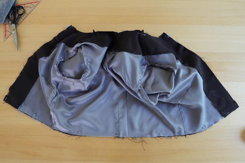 Jak ušít dámské sako s podšívkou - kompletace vrchových a podšívkových dílů