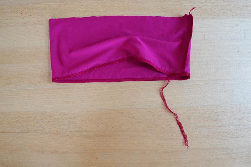 Jak ušít jednoduchý dámský podprsenkový crop top (lambádu) - "pásek"